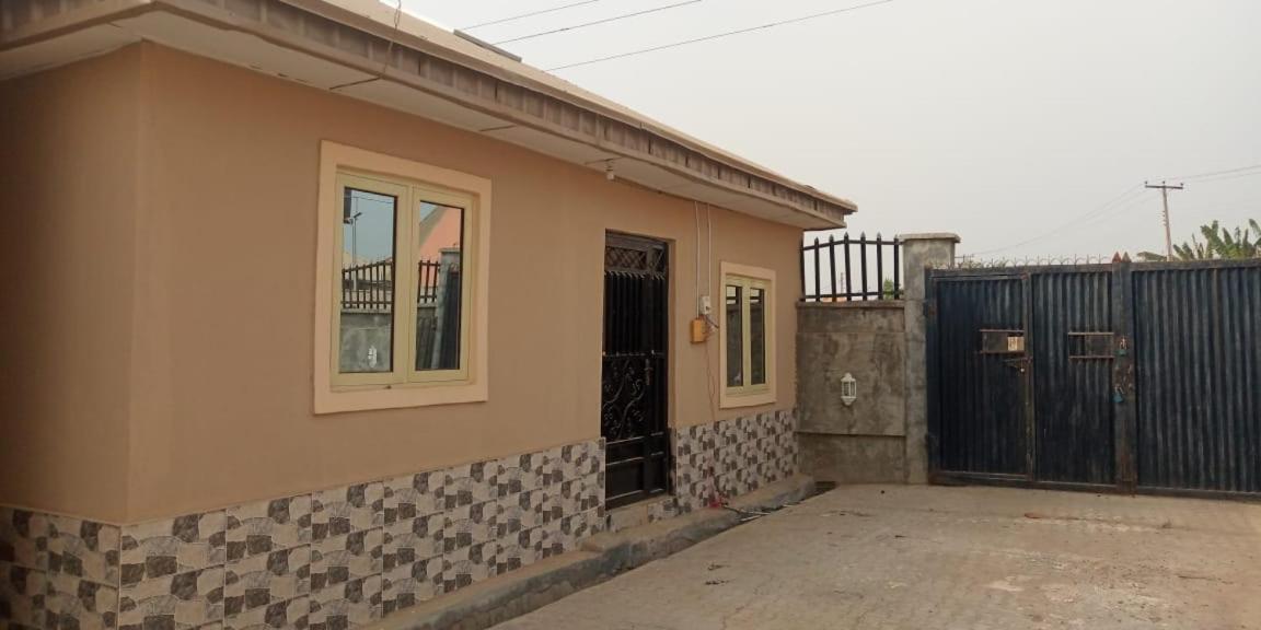 The Edgewood Manor, Entire Service Apartment With 24 Hours Power Akure Zewnętrze zdjęcie